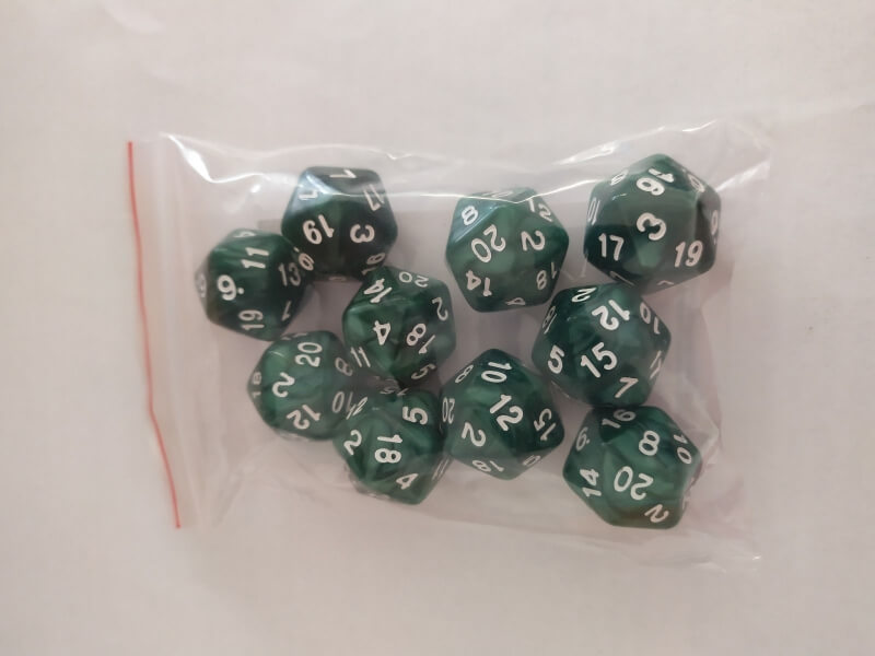 Dvacetistěnná kostka Pearl D20 Green/White - 1 ks