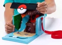 Pokemon Carry Case Volcano Playset + figurka Pikachu