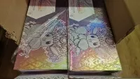 Pokémon Prismatic Evolutions Eevee Super Premium Collection - poškozeno 2